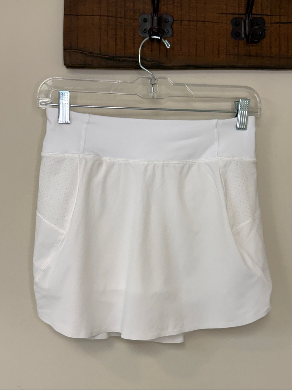 Athleta Girl: White Run the World Skort, Size XL (14)